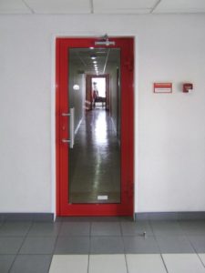 Противопожарная дверь EIW-45 / серия FRM7117